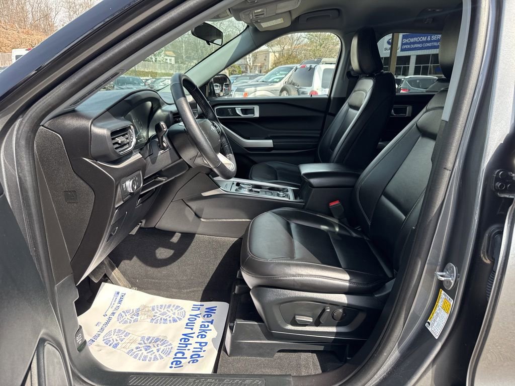 Used 2022 Ford Explorer XLT w/ Equipment Group 202A image 20