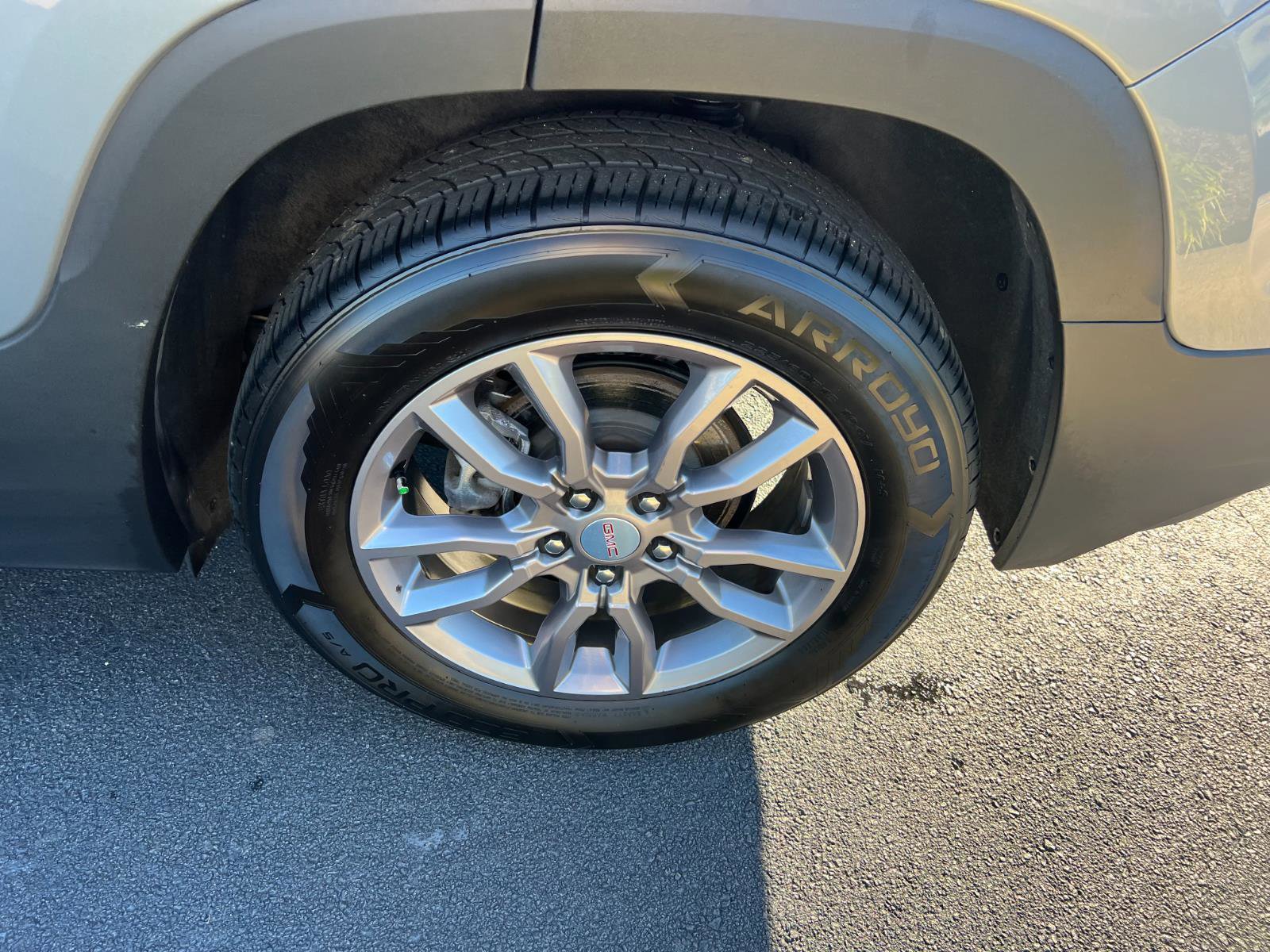 Used 2023 GMC Terrain SLT image 33