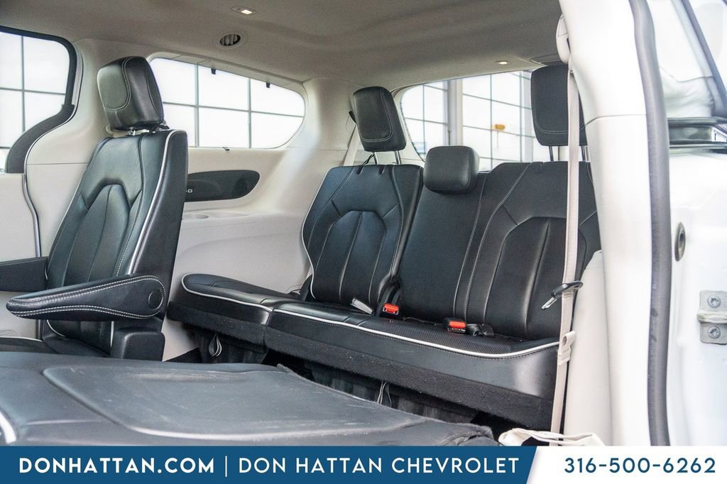 Used 2023 Chrysler Pacifica Limited FWD image 23