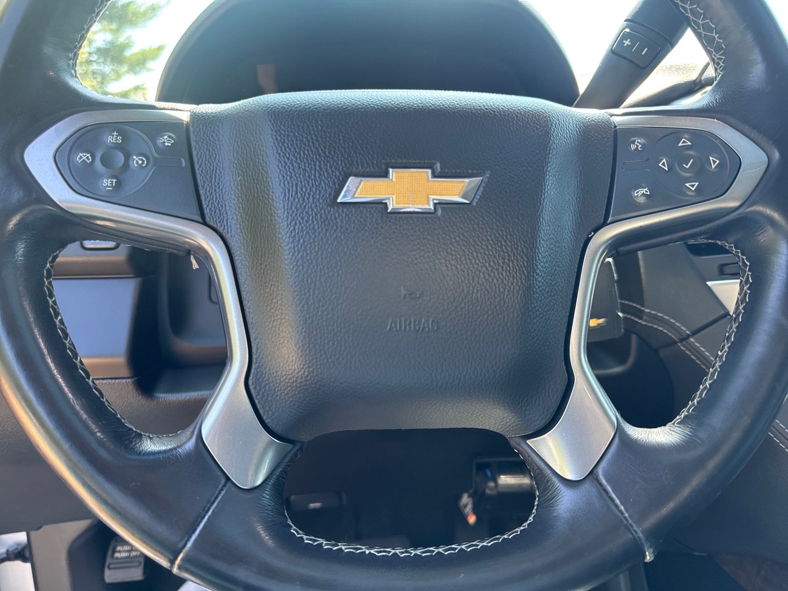 Used 2019 Chevrolet Suburban LT AWD/4WD image 15