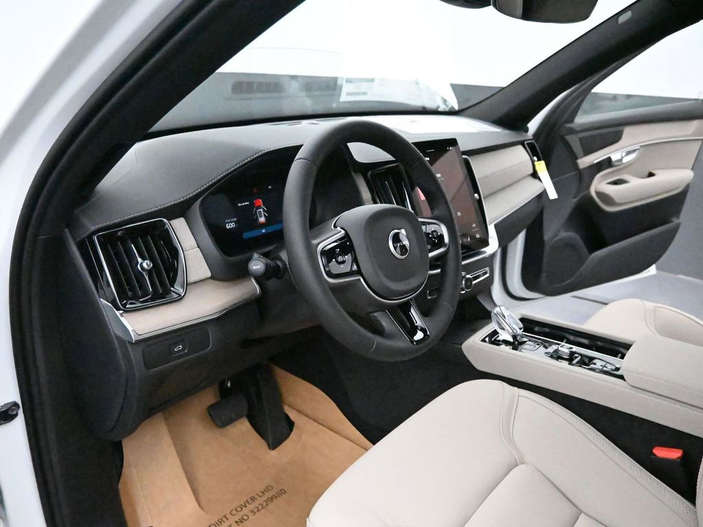 New 2026 Volvo XC90 B5 Plus w/ Protection Package image 14
