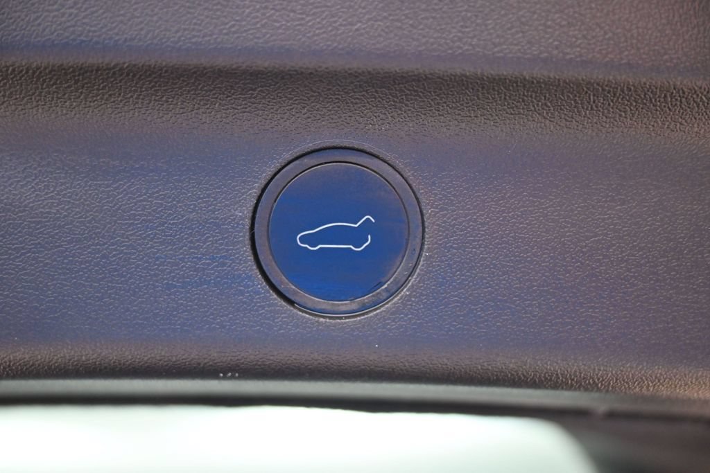 Used 2024 Tesla Model Y Performance AWD/4WD image 14