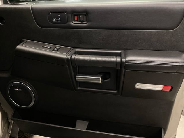 Used 2005 HUMMER H2 Luxury w/ Preferred Equipment Group image 27
