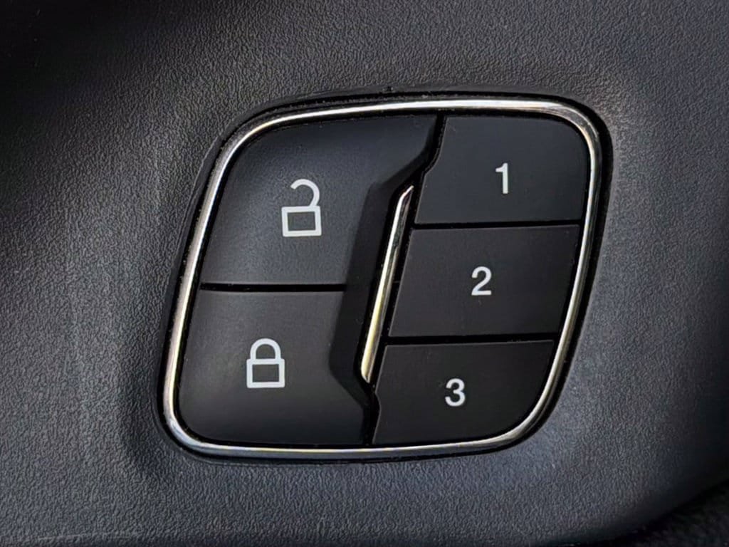 Used 2024 Ford Expedition XLT AWD/4WD image 27