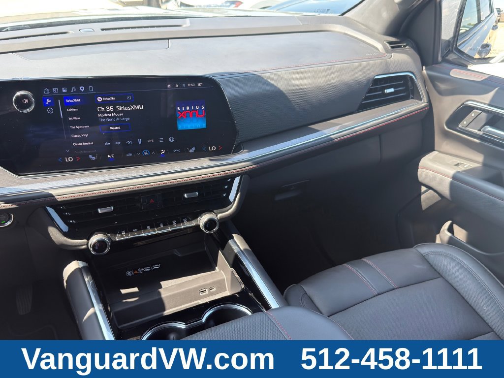 Used 2026 Chevrolet Suburban RST AWD/4WD image 28