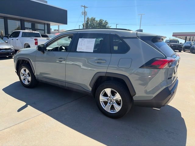 Used 2019 Toyota RAV4 XLE w/ Convenience Package FWD image 4