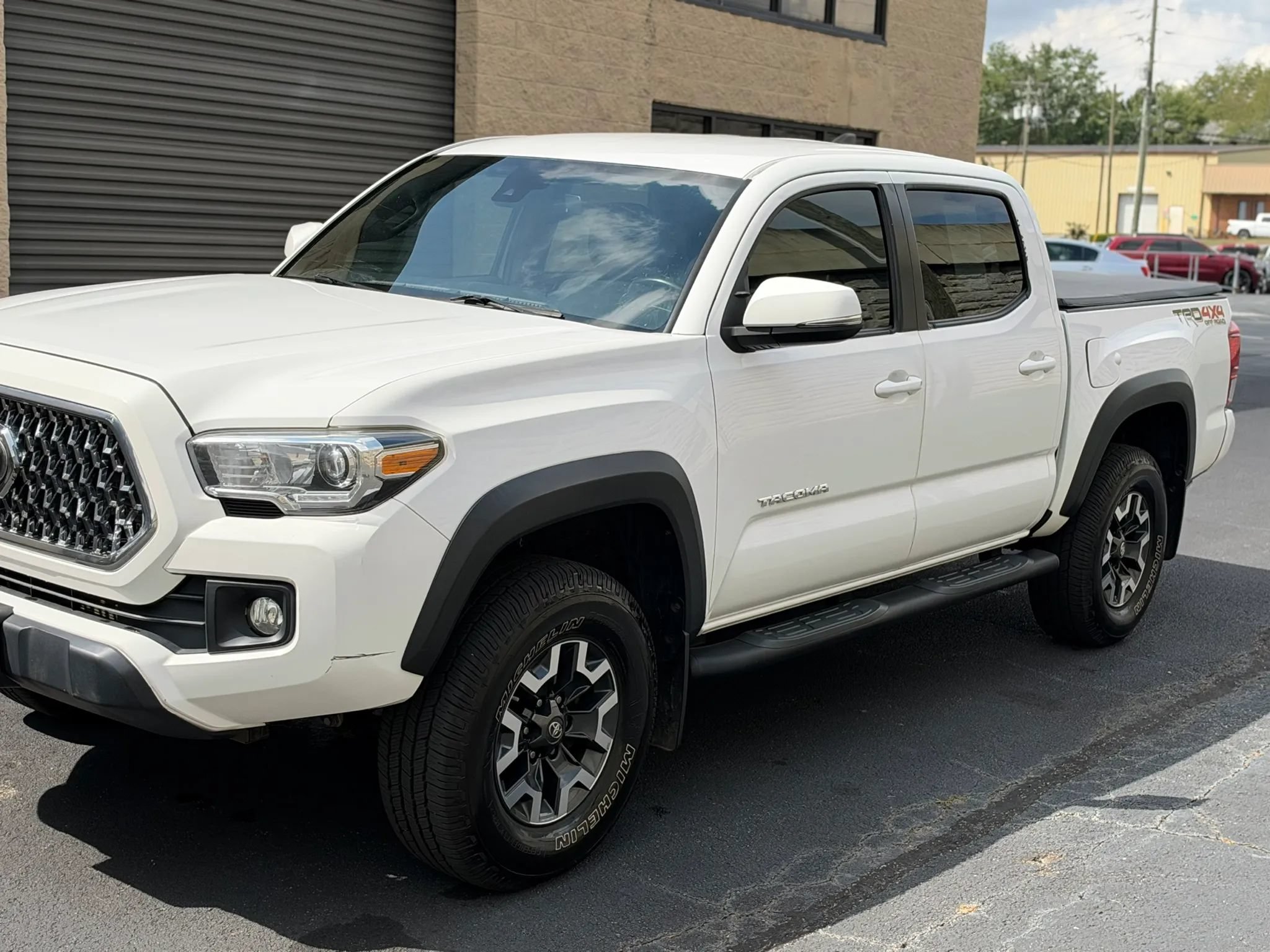 Used 2019 Toyota Tacoma TRD Off-Road w/ Technology Package AWD/4WD image 3