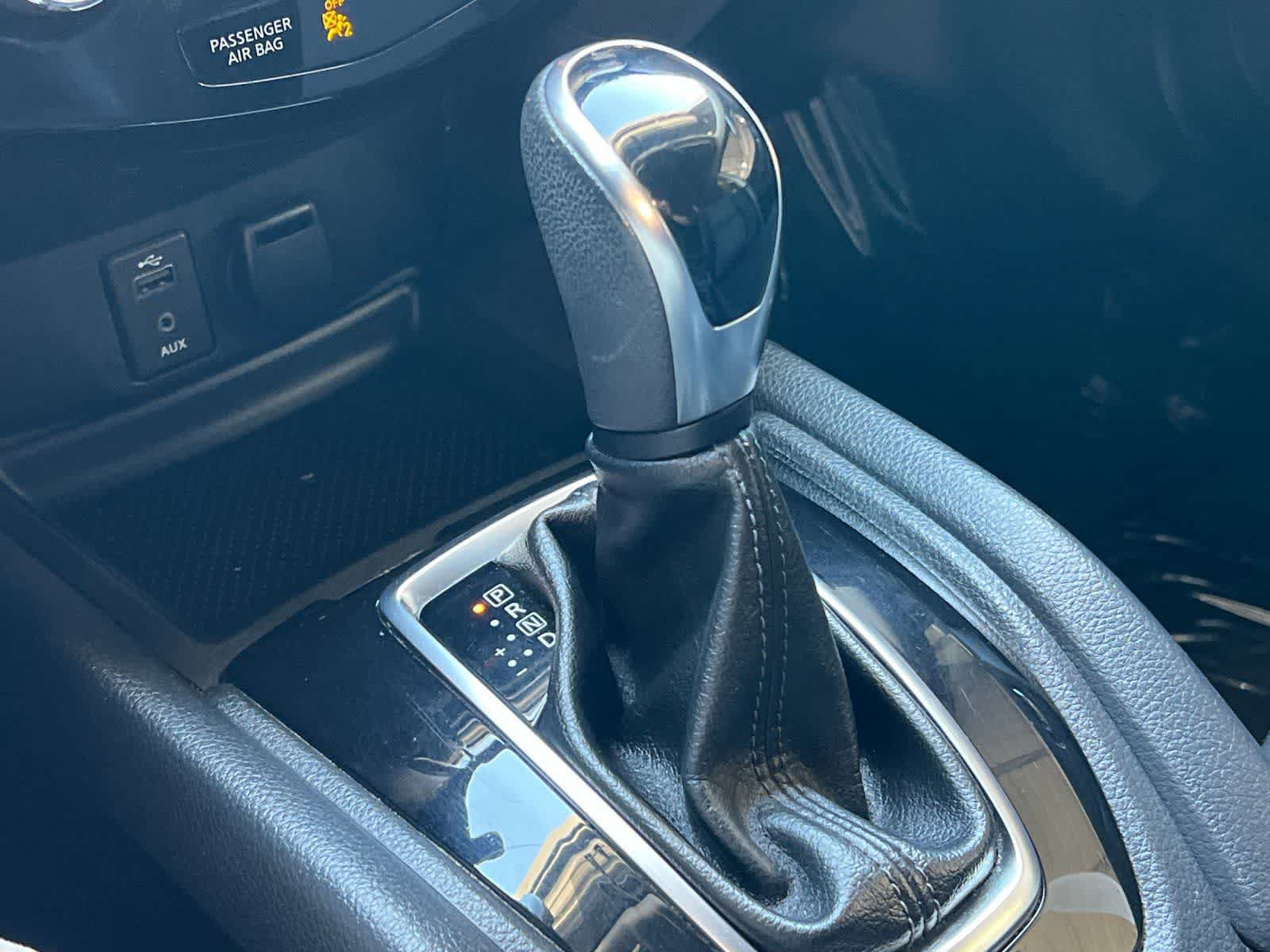 Used 2017 Nissan Rogue SV FWD image 21