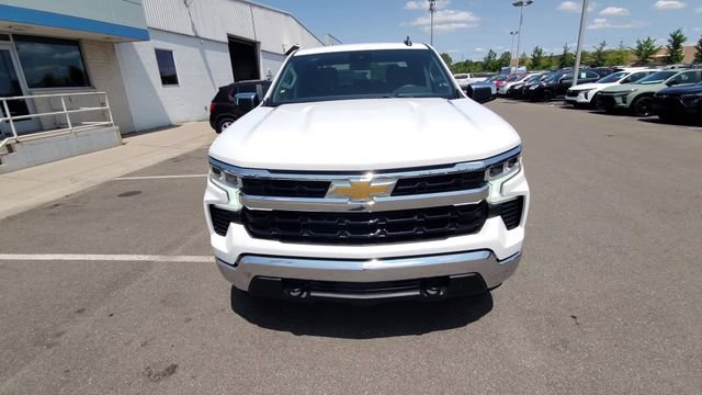 Certified 2025 Chevrolet Silverado 1500 LT AWD/4WD image 3