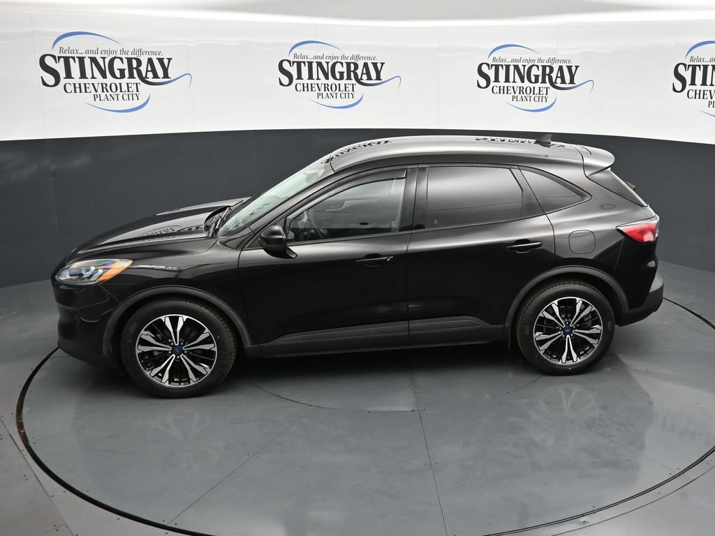 Used 2022 Ford Escape SE w/ SE Sport Appearance Package FWD image 21
