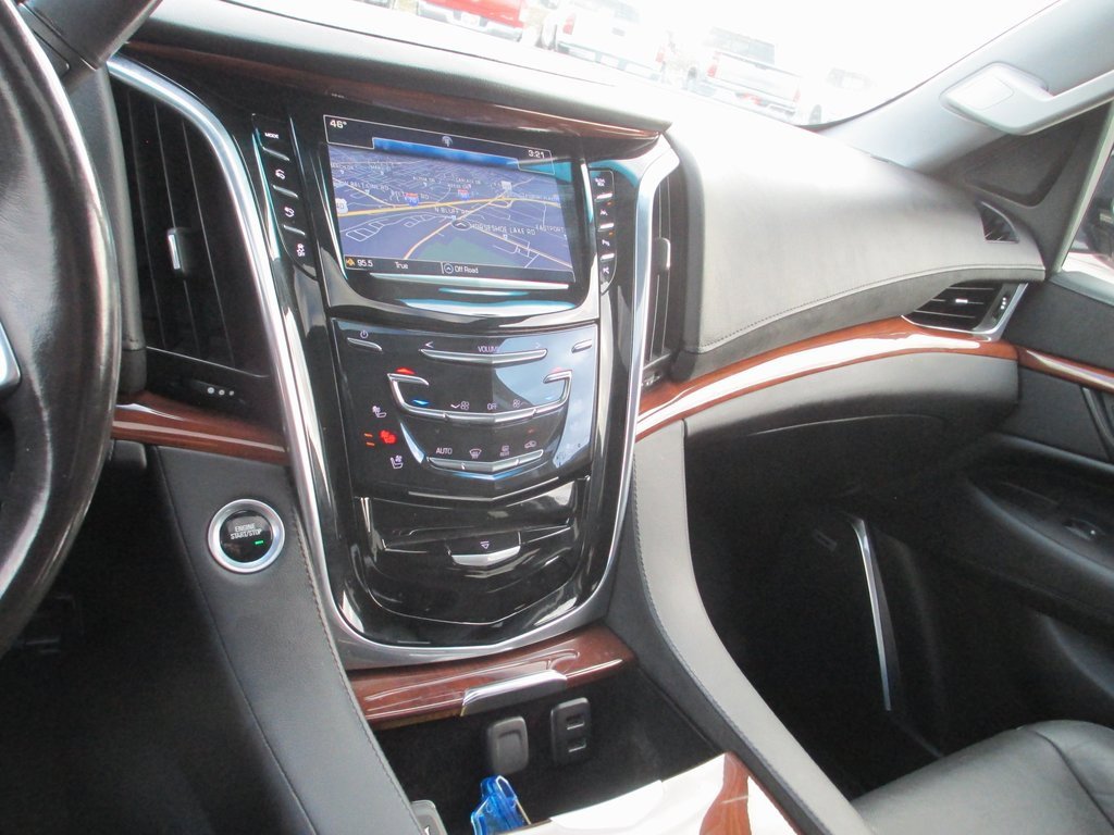Used 2019 Cadillac Escalade ESV Premium Luxury image 35