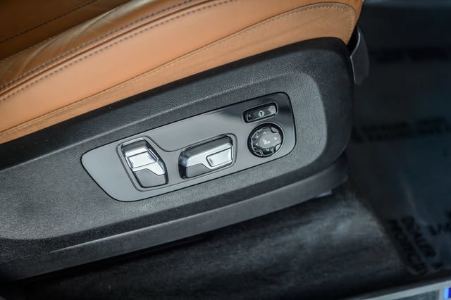 Used 2022 BMW X7 xDrive40i w/ M Sport Package AWD/4WD image 49