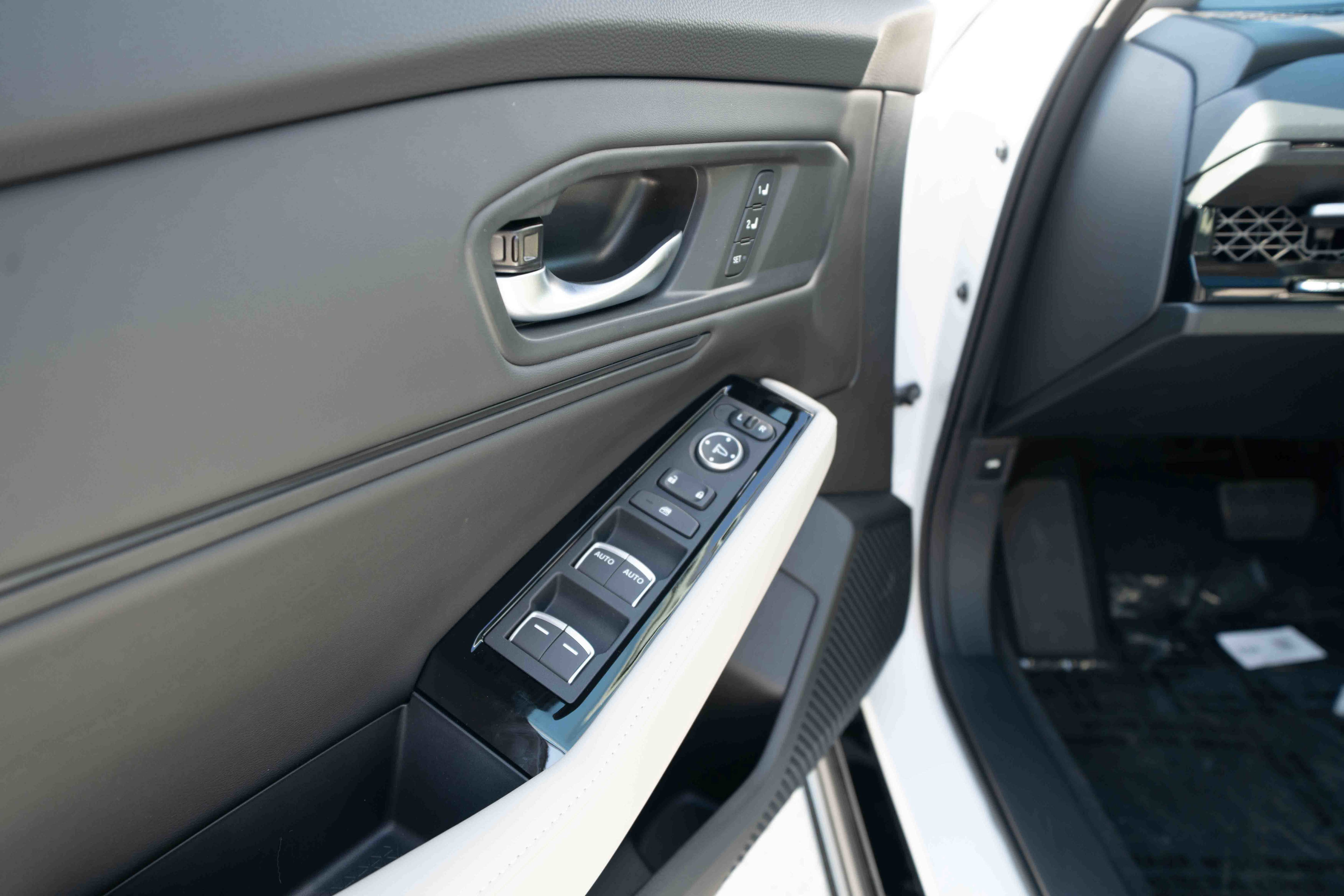 New 2025 Honda Accord Touring image 7