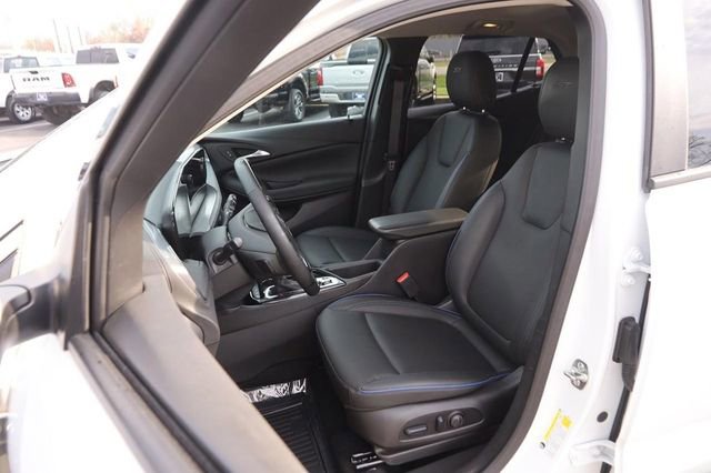 Used 2025 Buick Encore GX Sport Touring w/ Experience Buick Package image 7