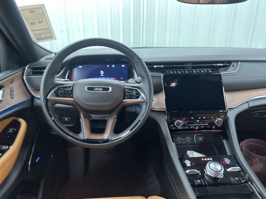 Used 2024 Jeep Grand Cherokee Summit w/ Luxury Tech Group V image 13