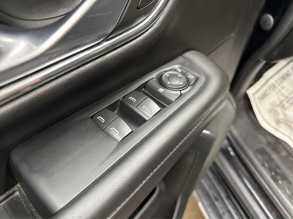 Used 2022 Chevrolet Suburban LS image 35