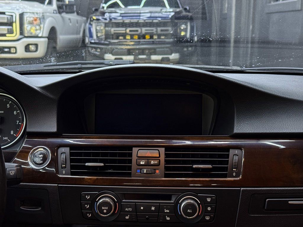 Used 2011 BMW 335i xDrive Coupe image 20