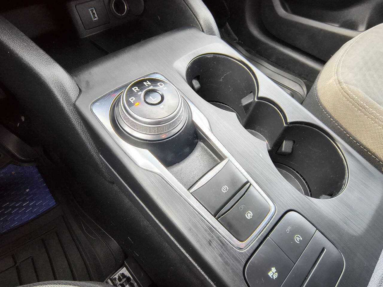 Used 2020 Ford Escape SE image 19
