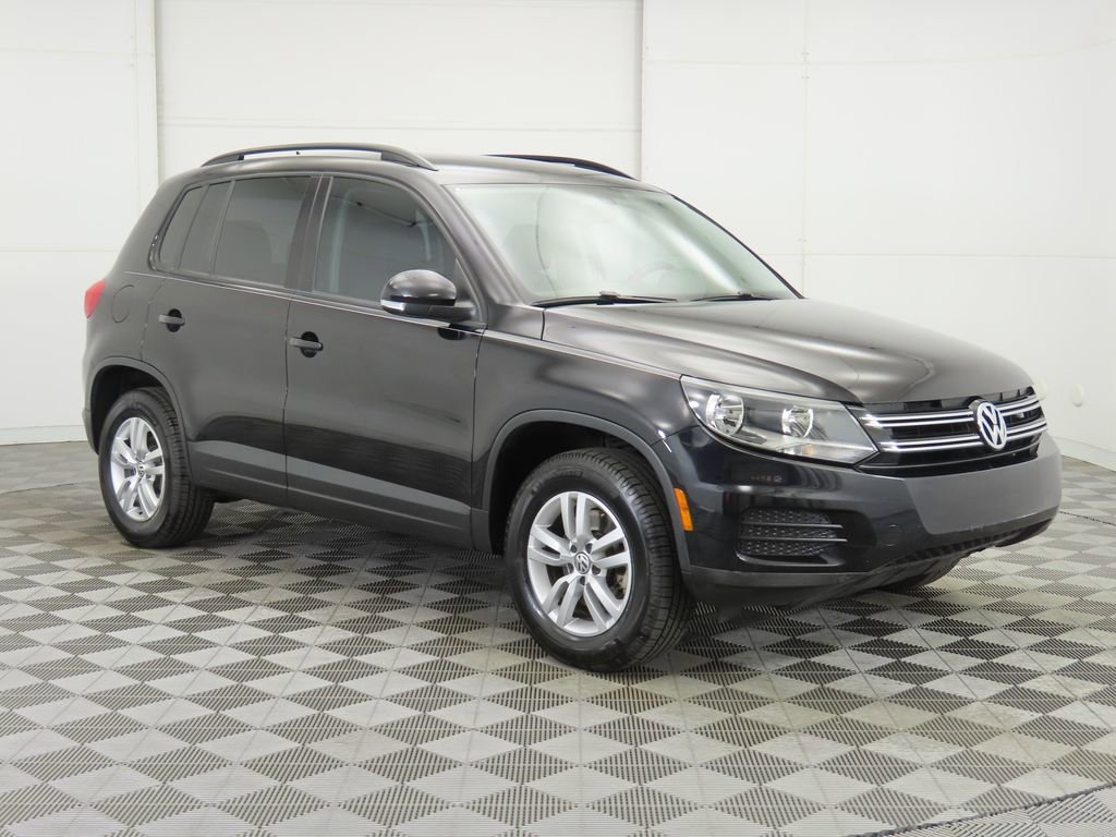 Used 2016 Volkswagen Tiguan S image 3