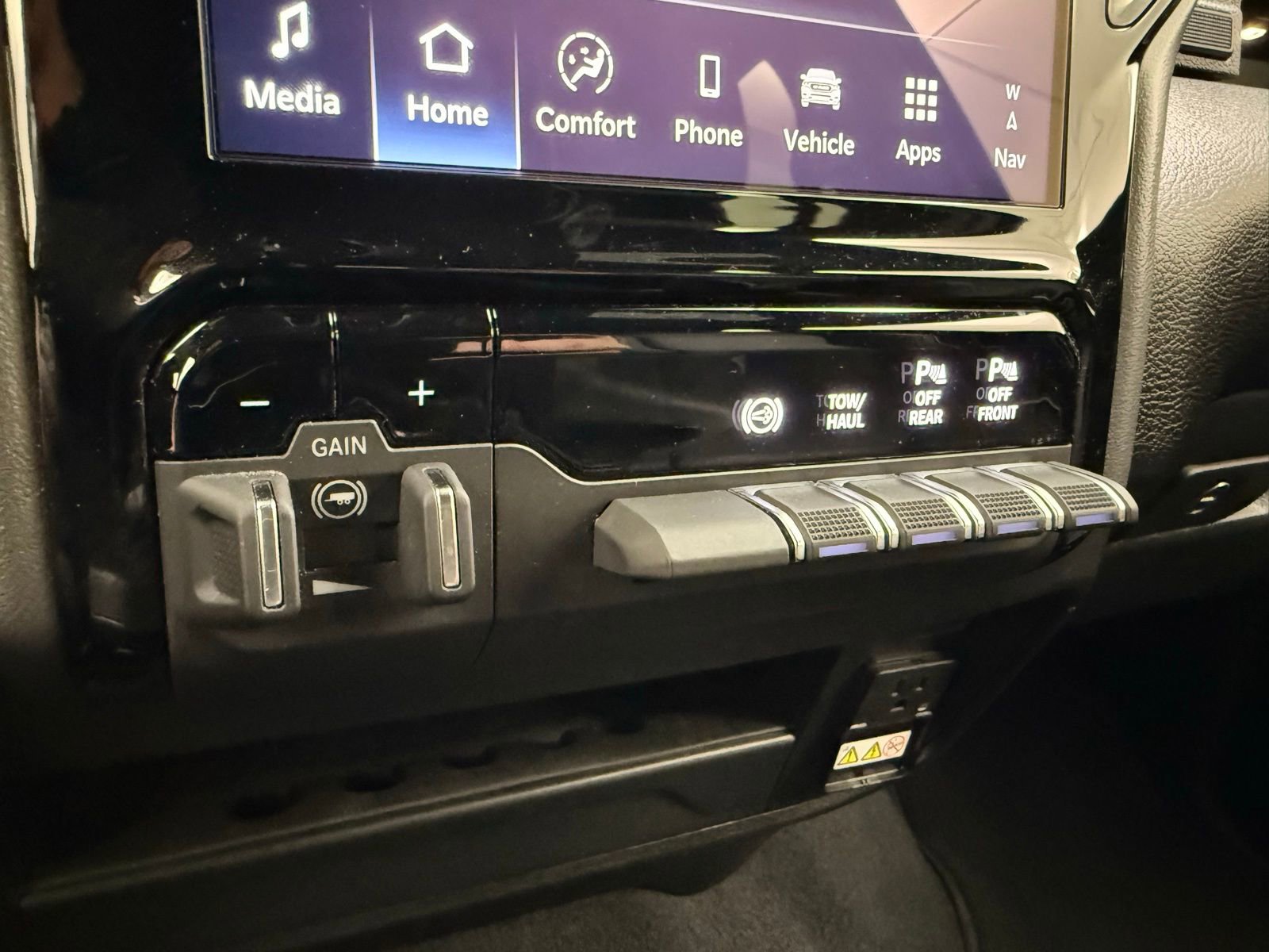 Used 2025 RAM 2500 Laramie image 22