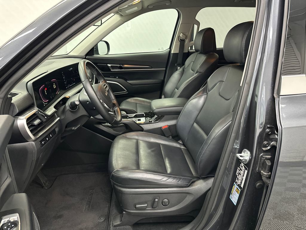 Used 2024 Kia Telluride S image 9