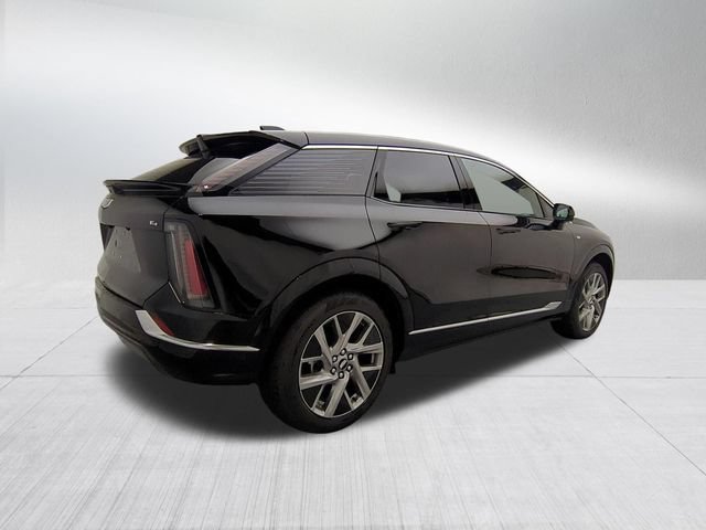 New 2027 Cadillac Optiq Luxury w/ LPO, Floor Liner Package AWD/4WD image 5