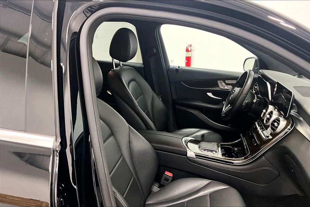 Used 2021 Mercedes-Benz GLC 300 image 7