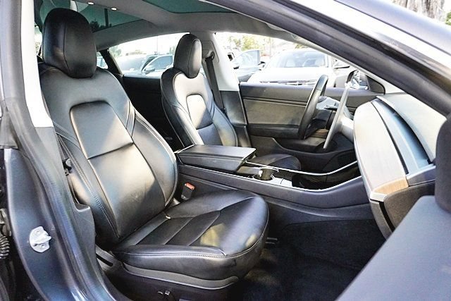 Used 2019 Tesla Model 3 Mid Range RWD image 18