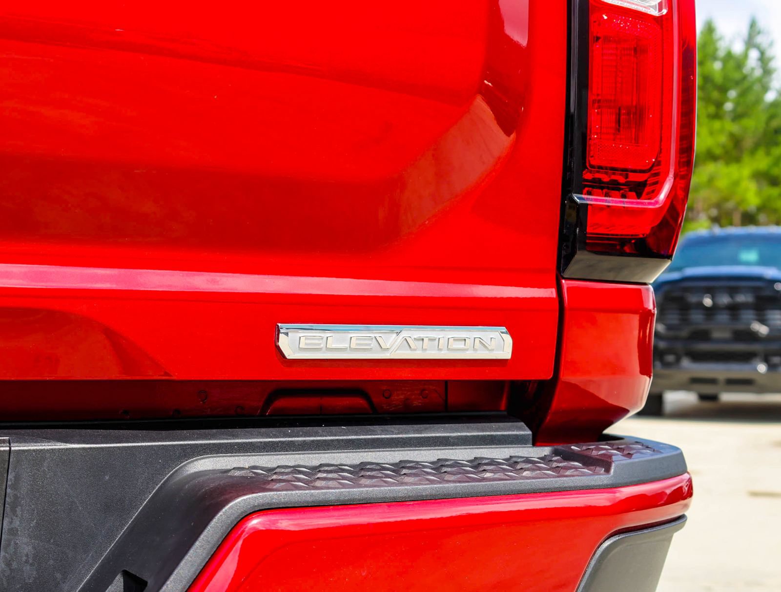 Used 2024 GMC Canyon Elevation w/ Elevation Premium Package RWD image 8
