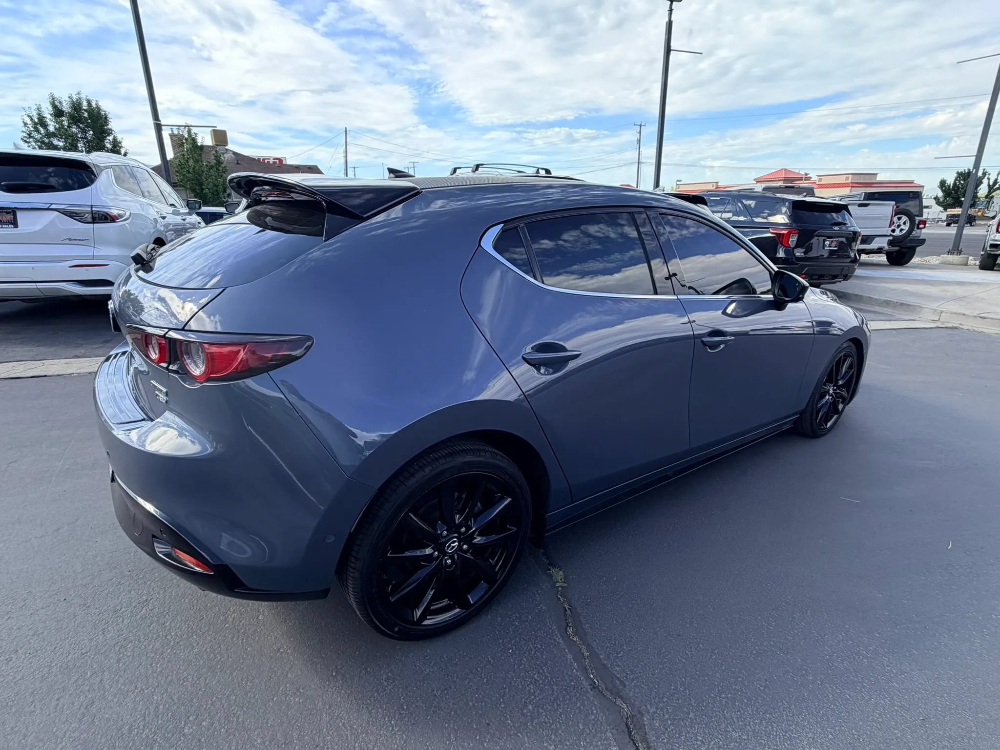 Used 2021 MAZDA MAZDA3 Hatchback w/Premium Plus Pkg AWD/4WD image 4