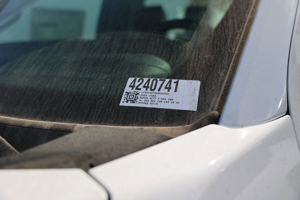 Used 2024 Ford F550 2WD Regular Cab Super Duty w/ XL Chrome Package image 37