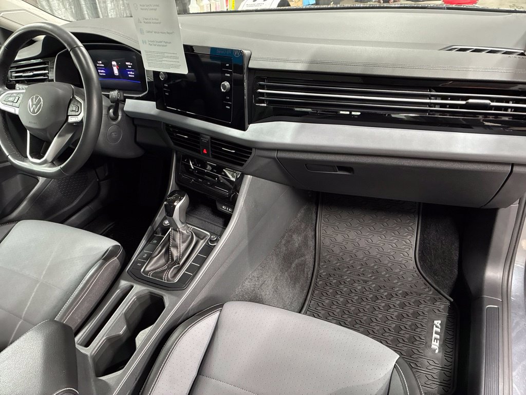 Used 2026 Volkswagen Jetta SE w/ Black Wheel Package FWD image 54
