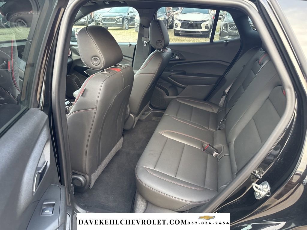 Used 2025 Chevrolet Trax RS w/ Sunroof Package image 18