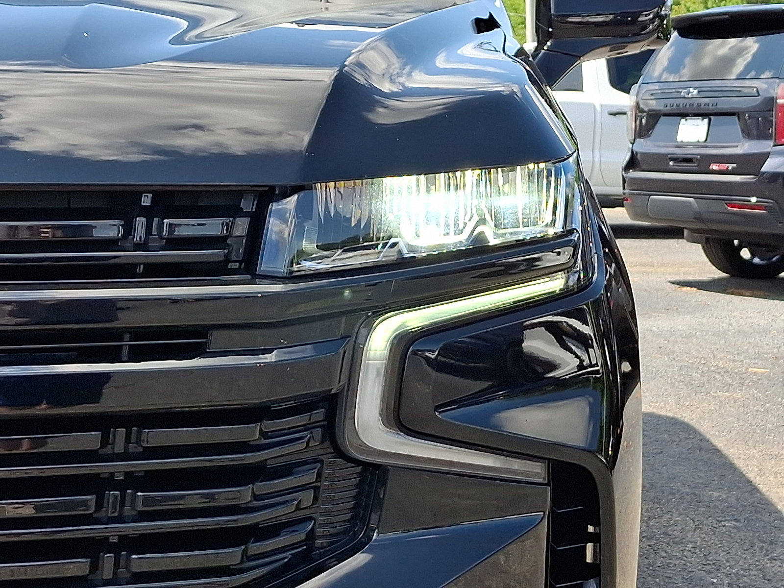 Used 2023 Chevrolet Suburban LT w/ LT Signature Plus Package AWD/4WD image 10