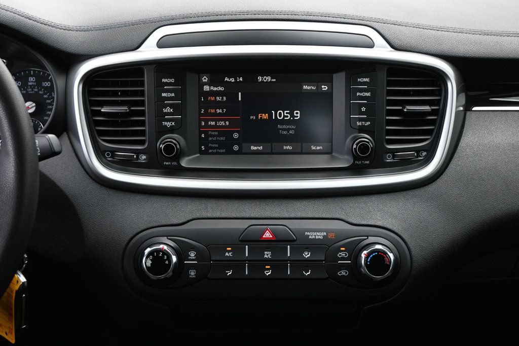 Used 2020 Kia Sorento LX FWD image 10