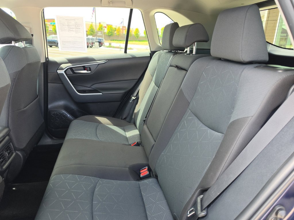 Used 2025 Toyota RAV4 XLE AWD/4WD image 20