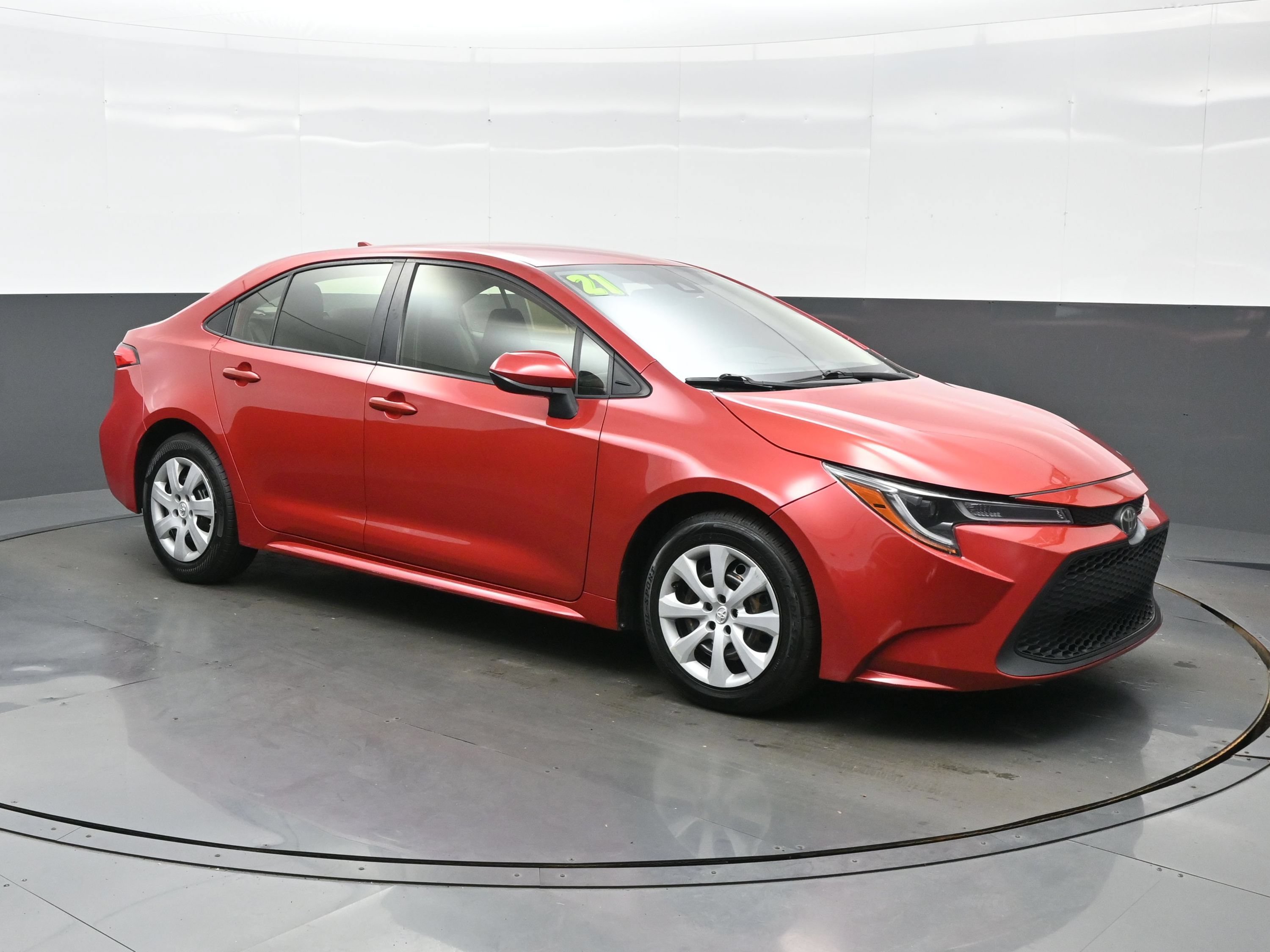 Used 2021 Toyota Corolla LE FWD image 8