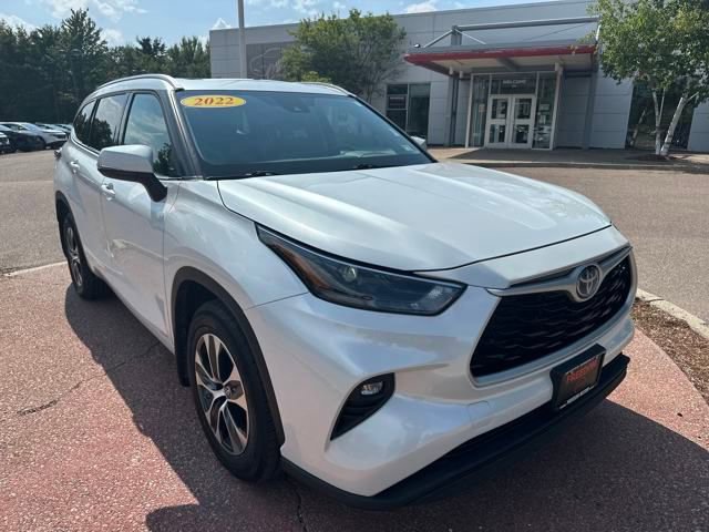 Used 2022 Toyota Highlander XLE image 7