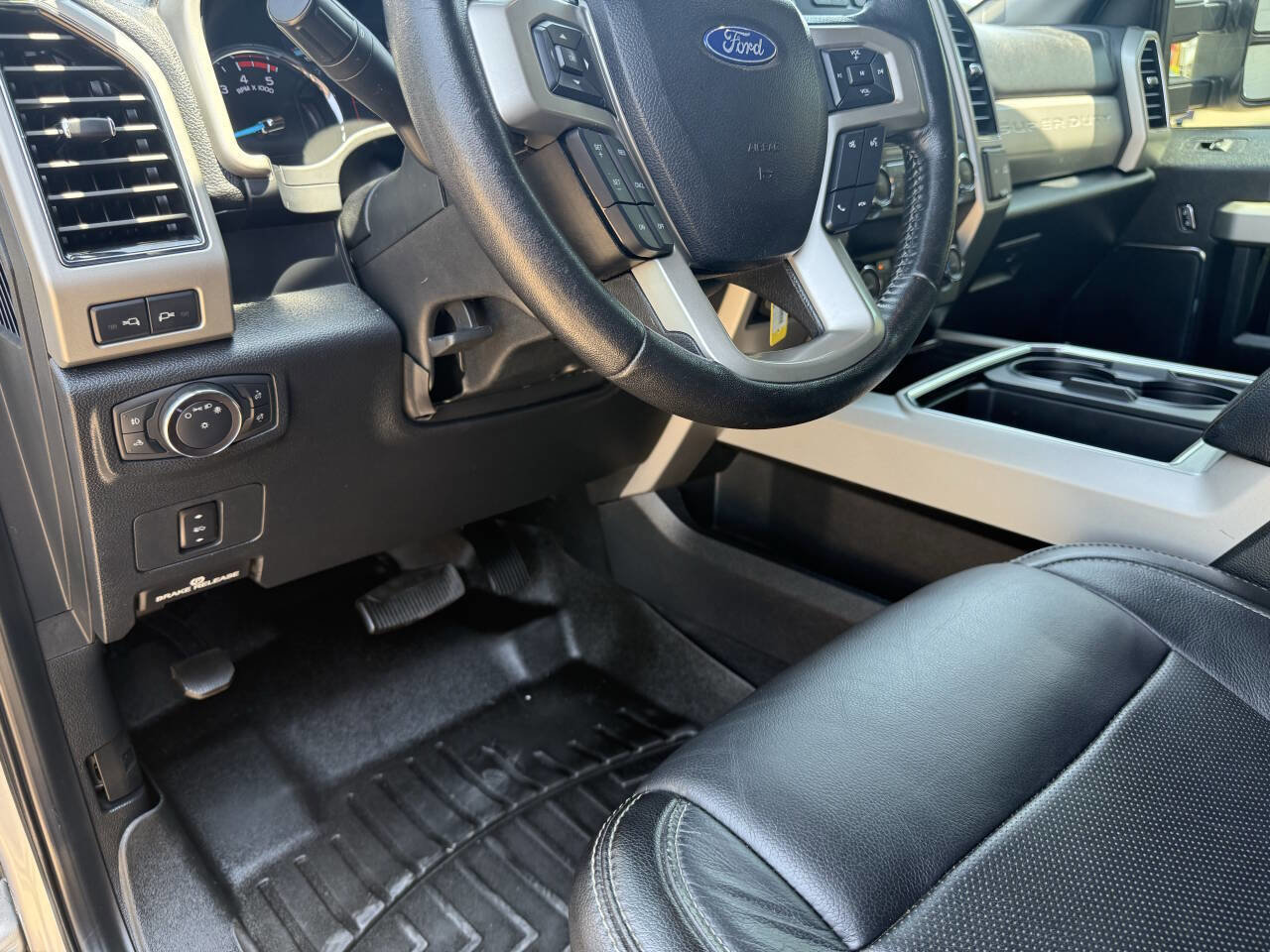 Used 2019 Ford F250 Lariat w/ Lariat Value Package image 37