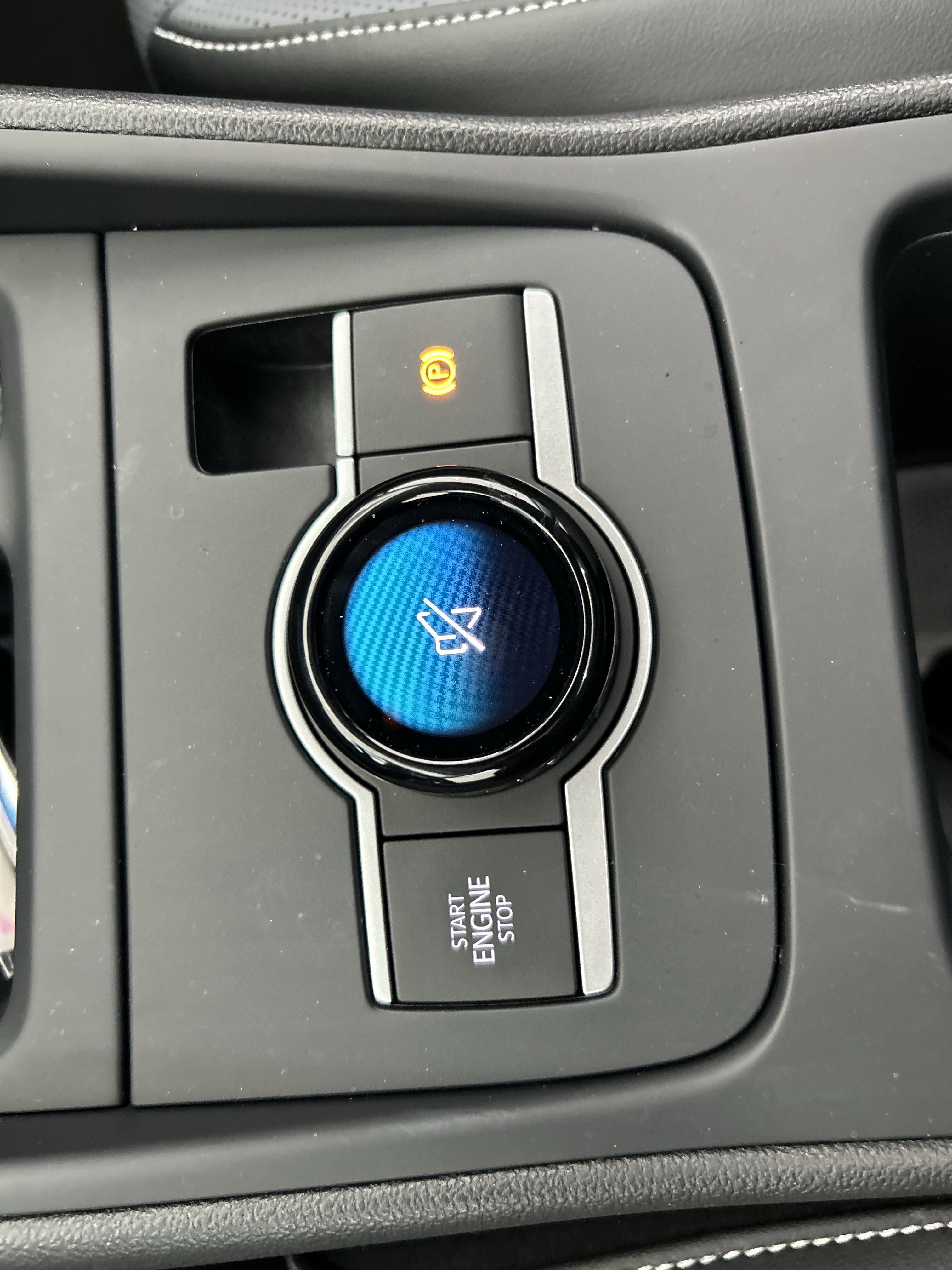 Certified 2025 Volkswagen Tiguan SE image 13