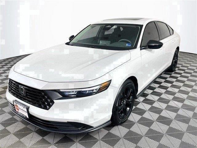 Used 2025 Honda Accord SE image 3