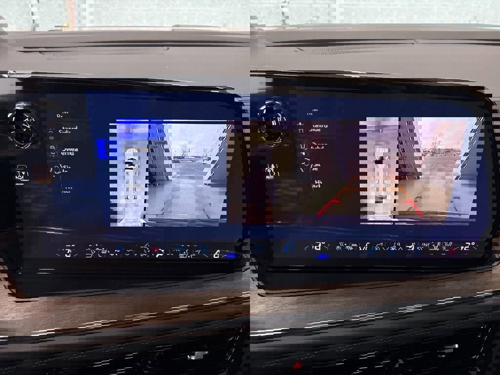 New 2026 Chevrolet Suburban High Country image 36