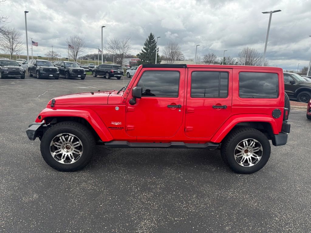 Used 2015 Jeep Wrangler Unlimited Sahara w/ Dual Top Group image 8