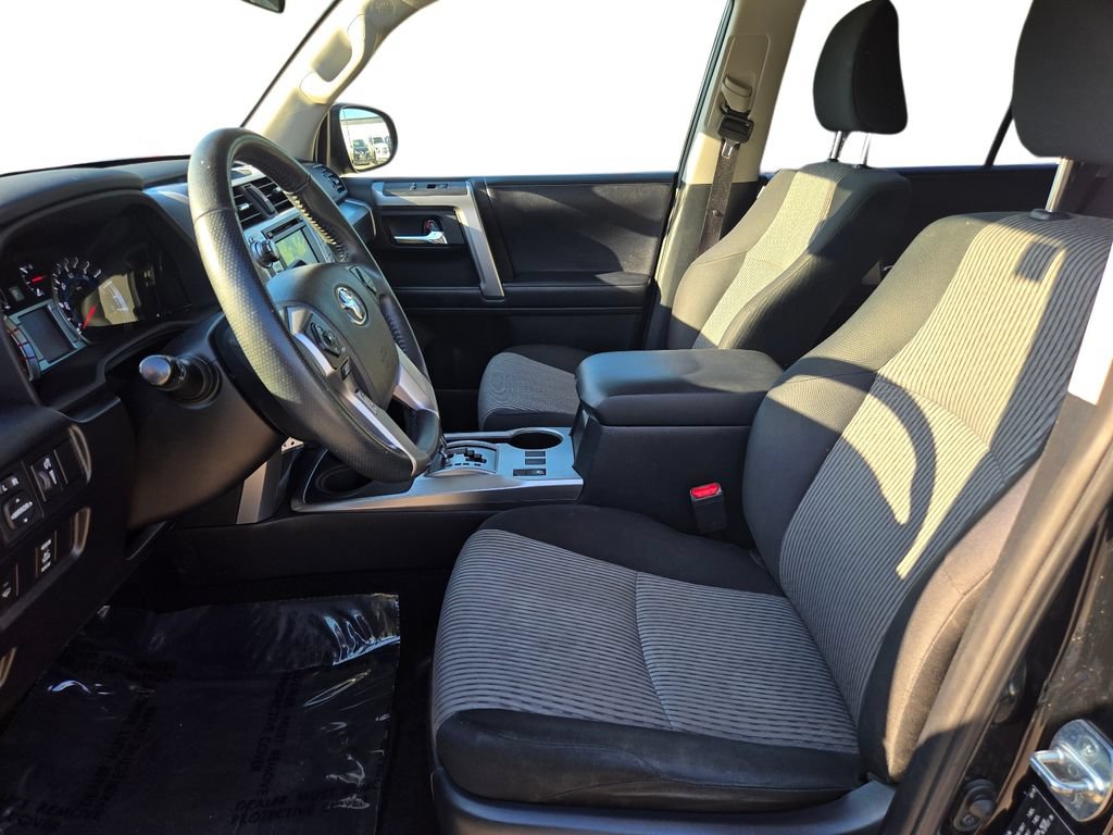 Used 2018 Toyota 4Runner SR5 AWD/4WD image 18