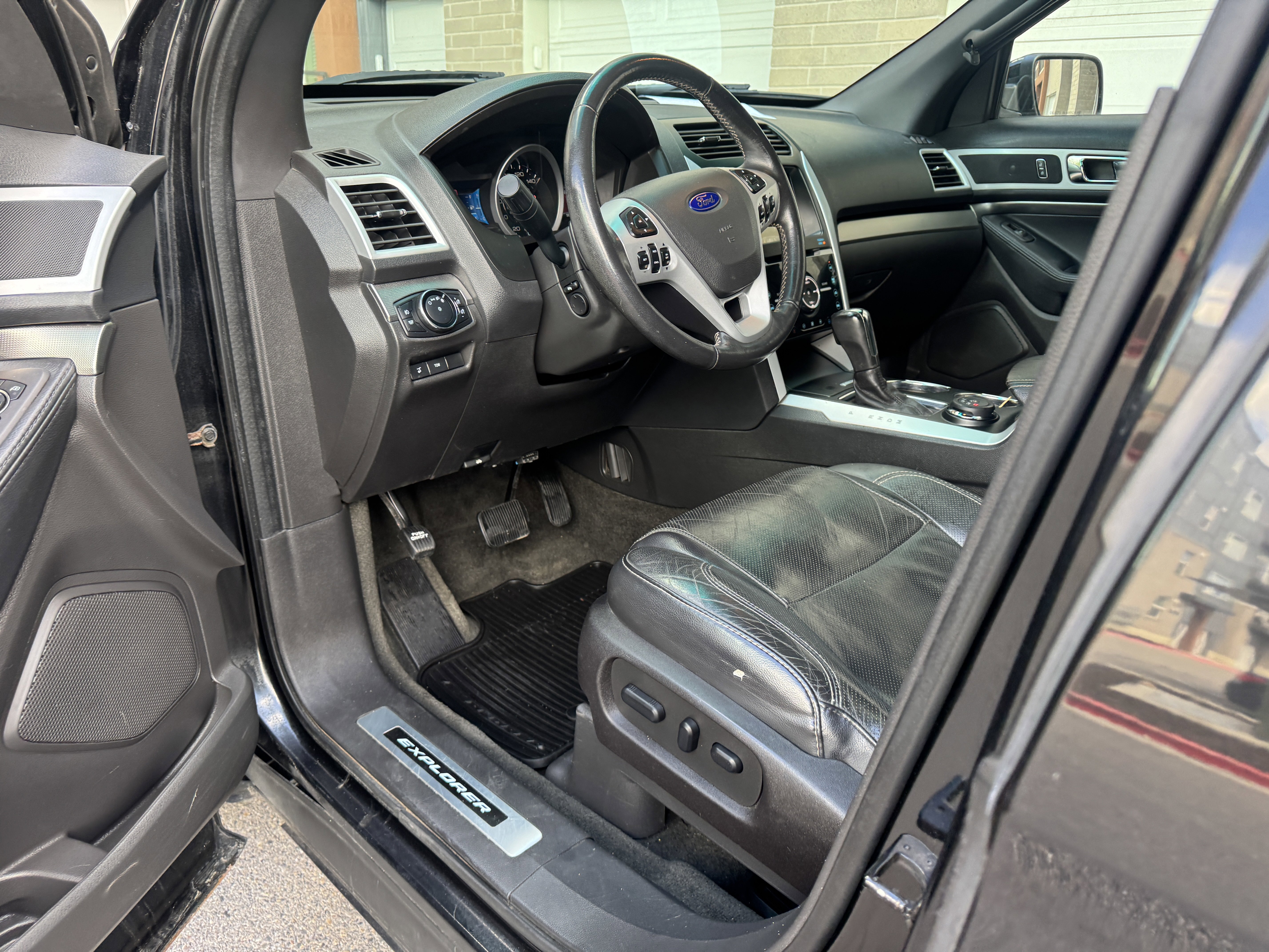 Used 2014 Ford Explorer Sport w/ Equipment Group 401A AWD/4WD image 16