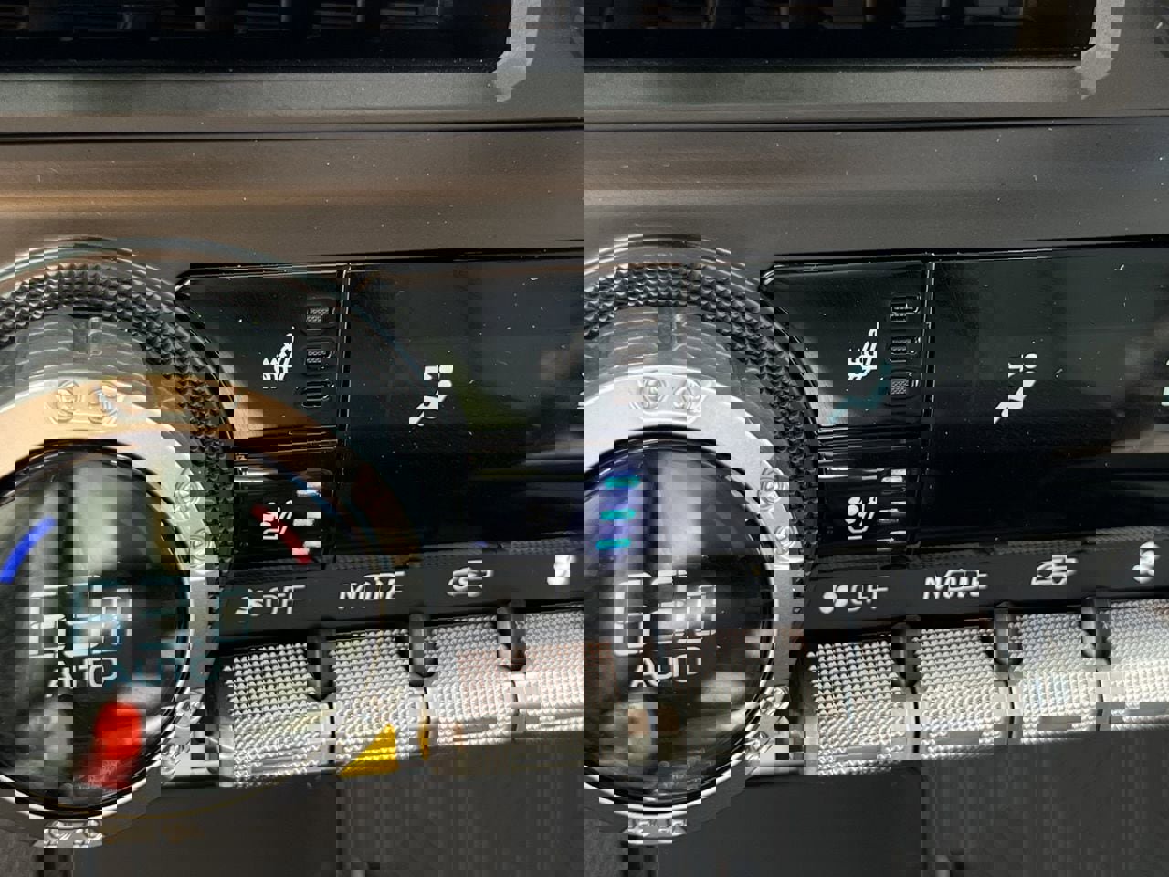 Used 2025 Toyota Tacoma Trailhunter image 22