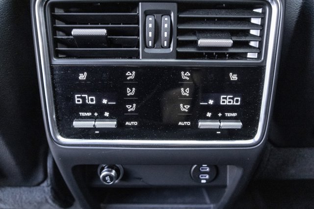 Used 2021 Porsche Cayenne S AWD/4WD image 22