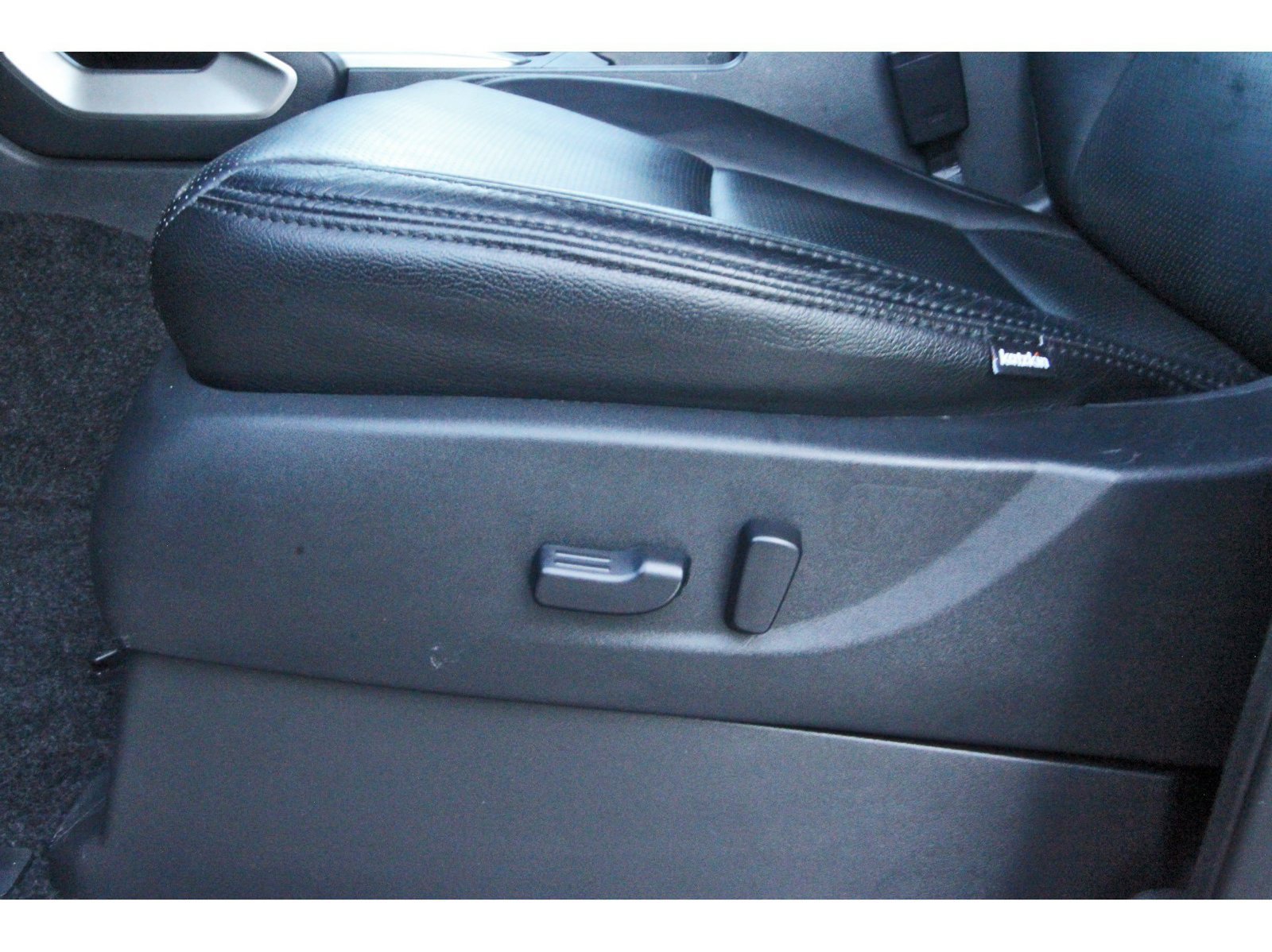 Used 2024 Nissan Frontier SV RWD image 29