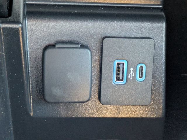 Used 2022 Ford Explorer Platinum w/ Technology Package image 27