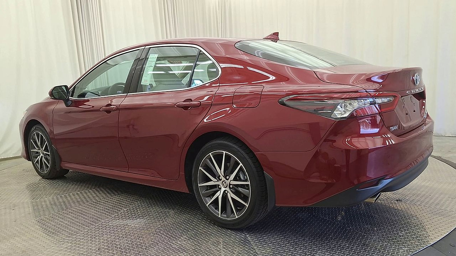 Certified 2022 Toyota Camry XLE w/ Cold Weather Package FWD image 9